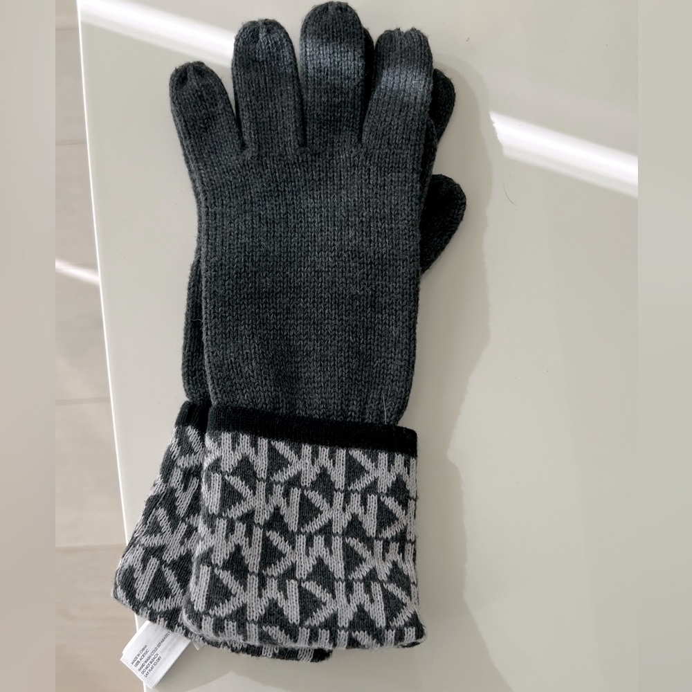 MICHAEL KORD LOGO GLOVES NEW